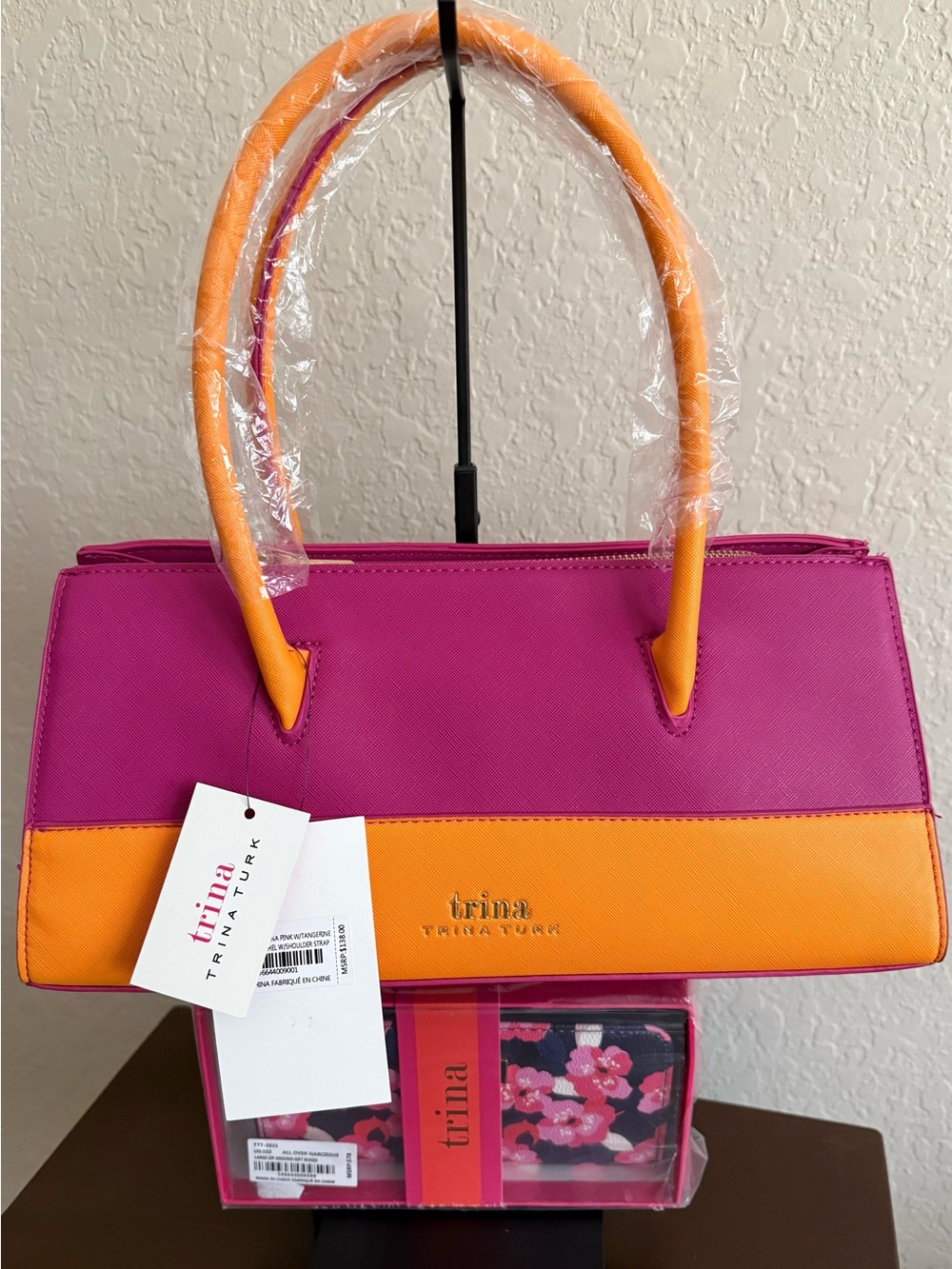 AUGUST CUSTOMER APPRECIATION GIVEAWAY with @moderngrl53 & @hey_its_hayley ๐๐๐ - Picture 3 of 5